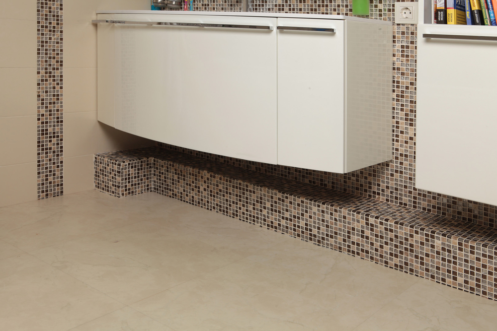 Кварцвиниловая плитка Decoria Office Tile DMS261 Мрамор Анды 2.5/0.5мм - Магазин напольных покрытий в Екатеринбурге. MAXI ПОЛ
