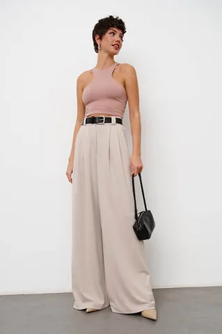 Кроп майка из хлопка цвета розовое латте