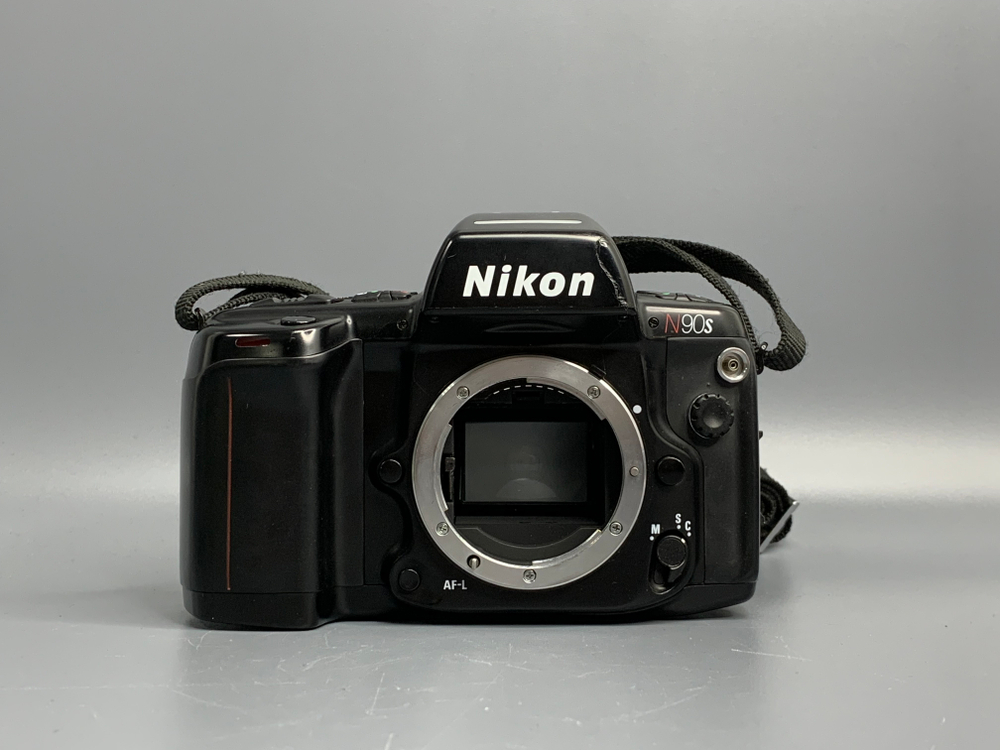 Nikon N90S