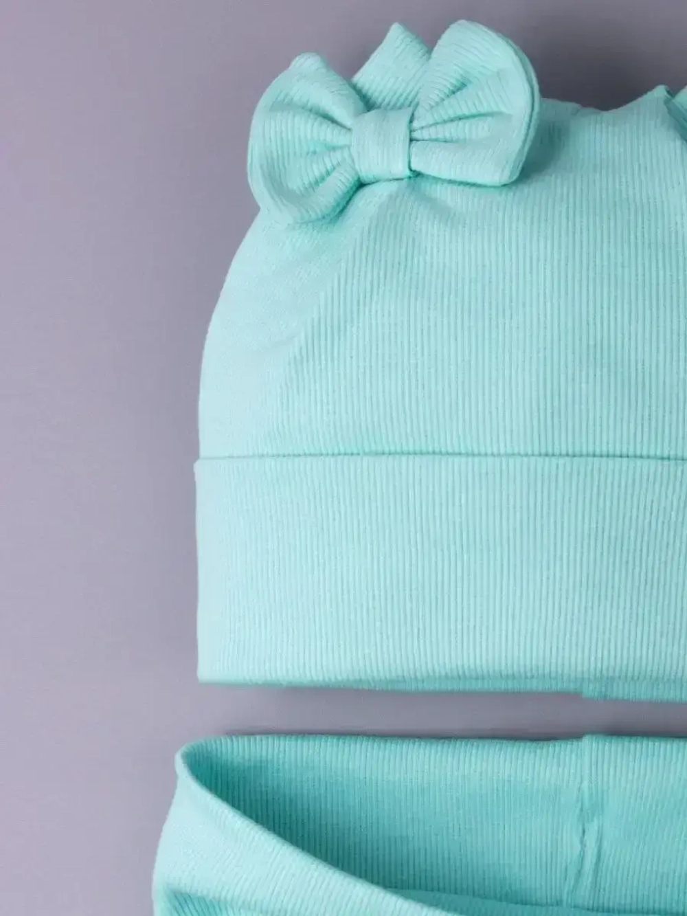 Шапка для девочки осенняя с ушками и снуд