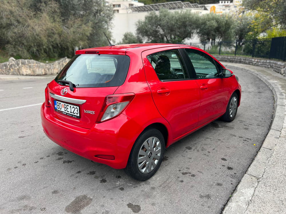 TOYOTA YARIS