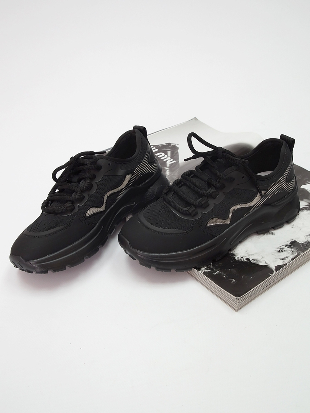 Кроссовки женские летние