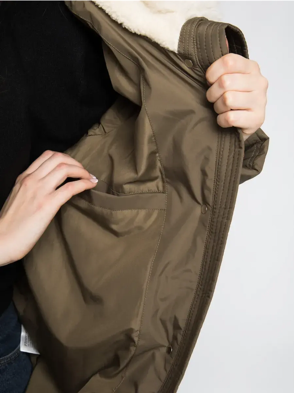 Куртка зимняя удлиненная с капюшоном