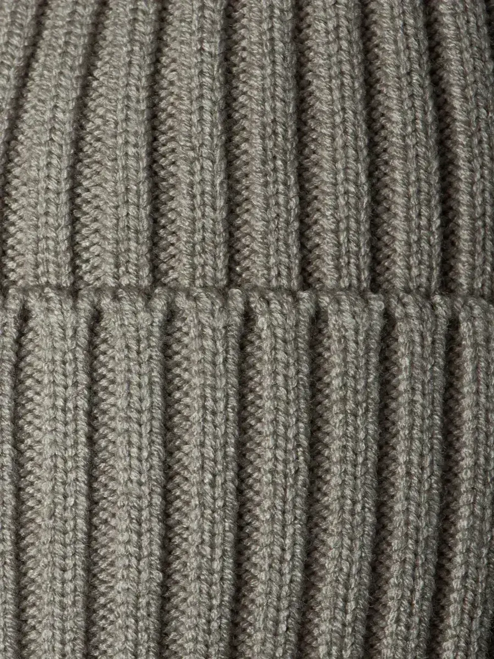 Шапка вязаная женская на осень