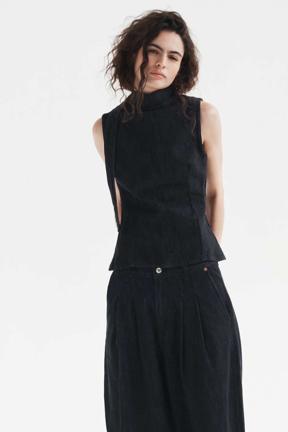 ZARA ДЖИНСОВЫЙ ТОП TRF С ГОРЛОВИНОЙ ХАЛТЕР И ЗАВЯЗКАМИ, ТЕМНЫЙ ИНДИГО