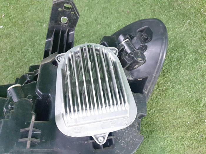 Фара правая Mercedes CLA C117 (2016-2019) LED