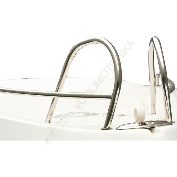 Стеклопластиковая лодка NISSAMARAN Laker V 450 ( с креслами и реллингами )