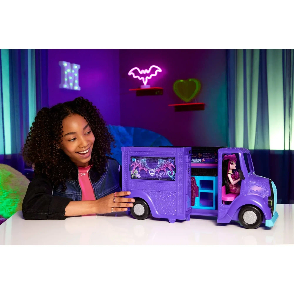 Набор Monster High Фудтрак с куклой Draculaura