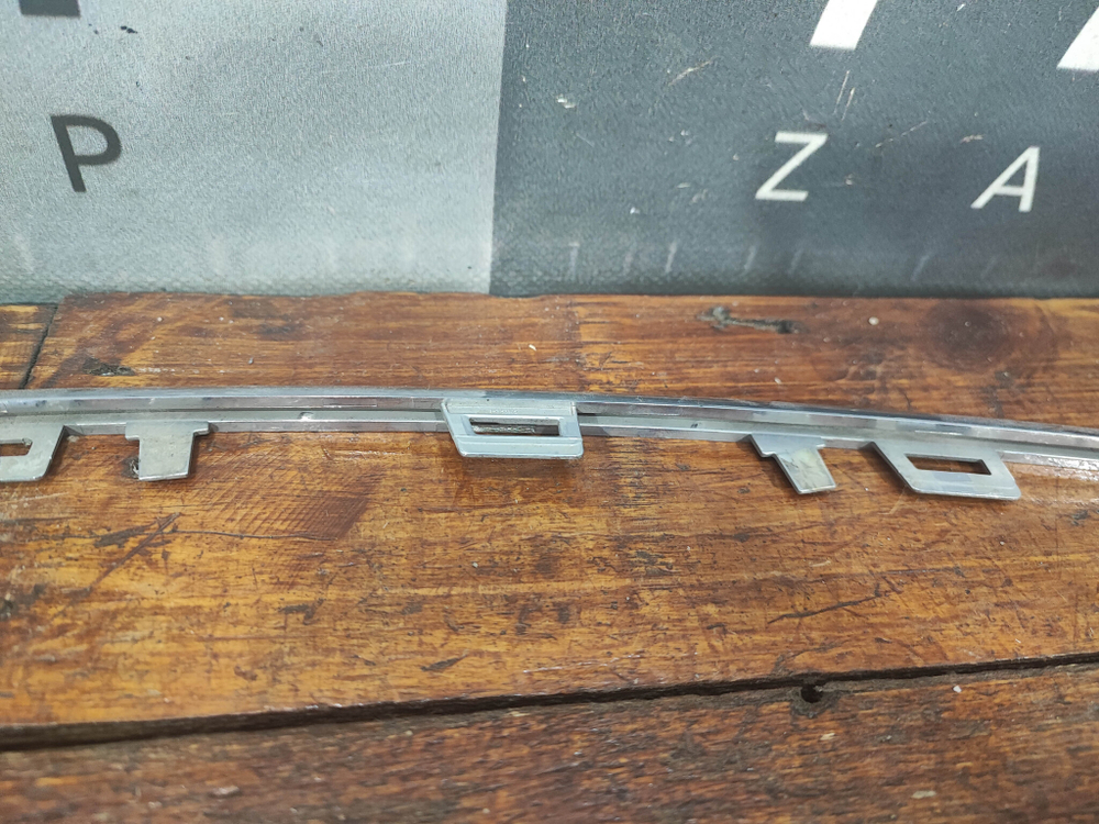 Молдинг переднего бампера Mercedes GLS (X167) 19-нв Б/У Оригинал A1678851006