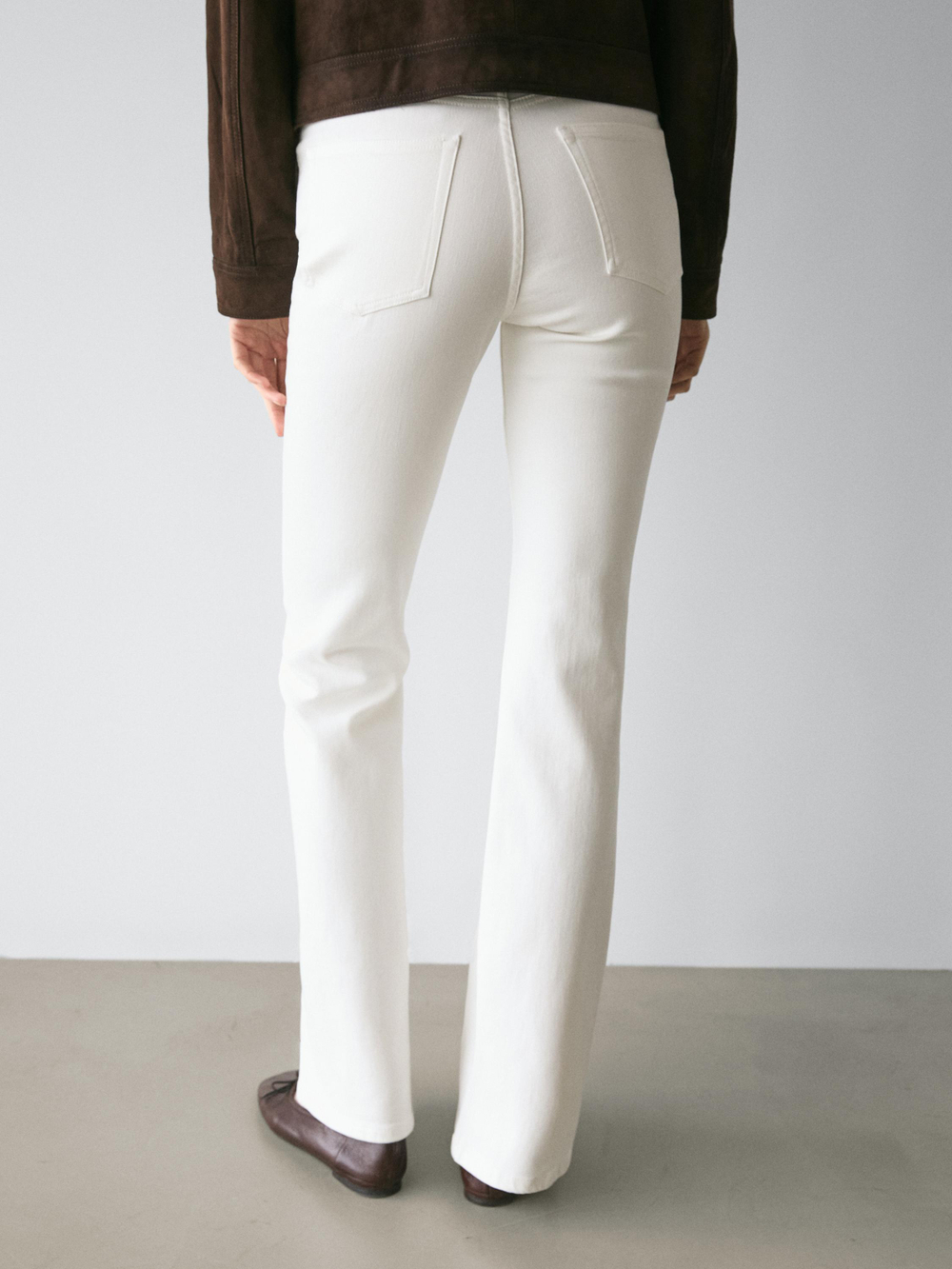 Massimo Dutti Джинсы-клеш зауженные, экрю