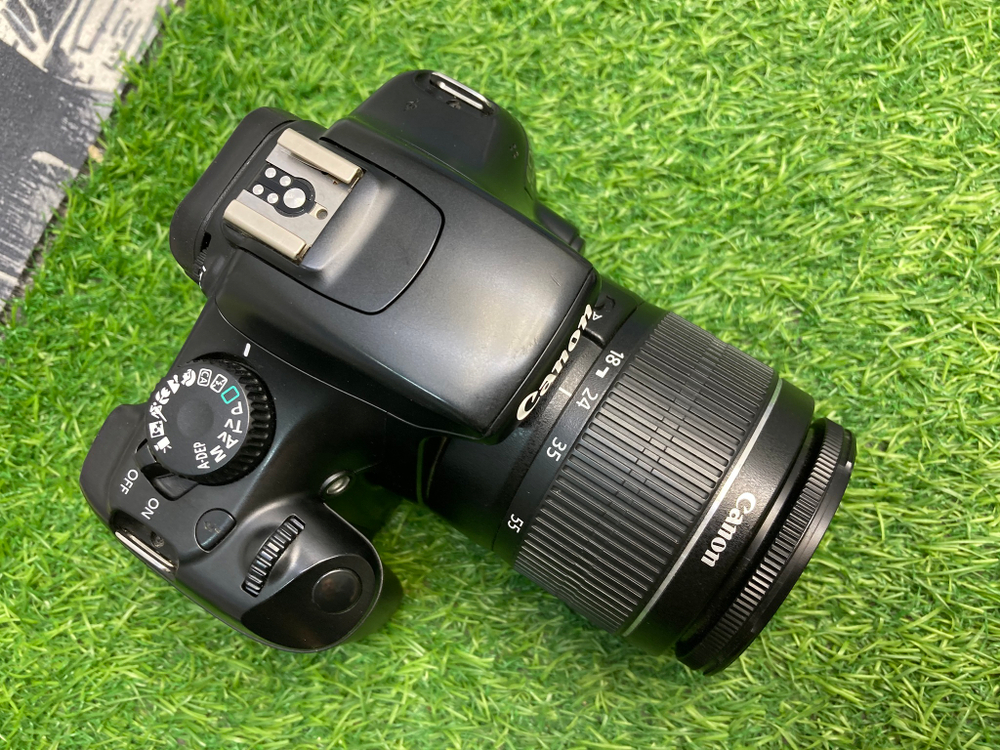 Canon EOS 1100D kit 18-55mm lll 22.000 кадров