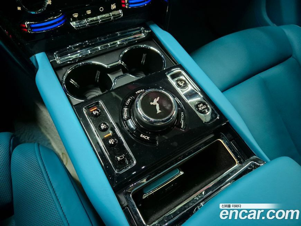 Rolls-Royce Cullinan 6.7 V12 Черный Badge (12.2022)