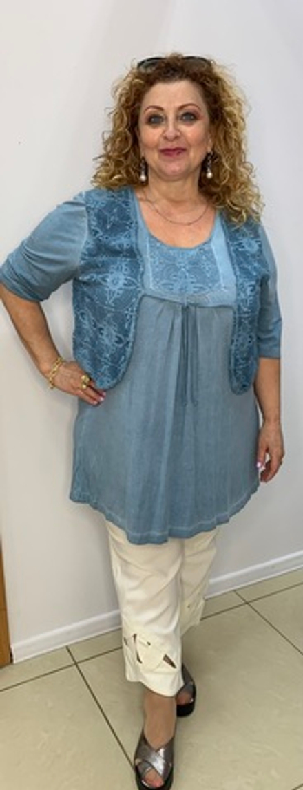 Серо-голубая немецкая туника с ажурным принтом