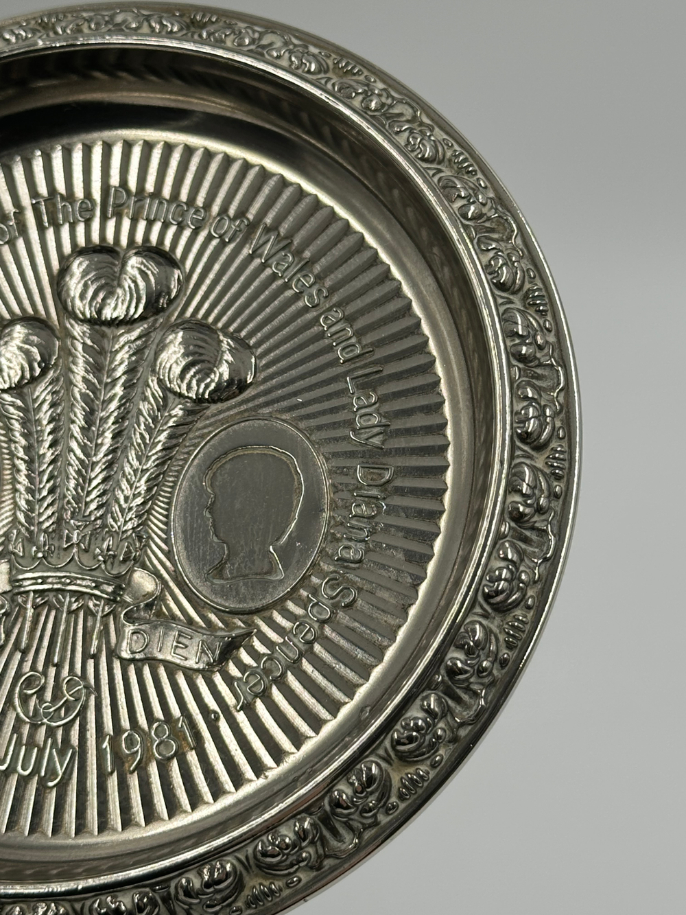 Подставка для бутылки Ianthe