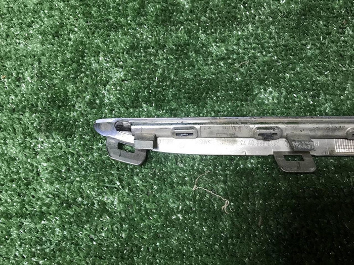 Молдинг решетки радиатора Mercedes E W213 (16-21)