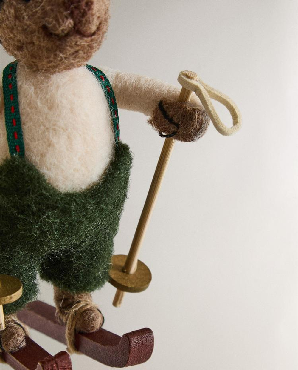 ZARA HOME ЕЛОЧНОЕ УКРАШЕНИЕ ИЗ ФЕТРА "МЫШОНОК-ЛЫЖНИК", КОРИЧНЕВЫЙ