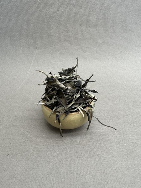 Белый чай со старых деревьев деревни Као Бо