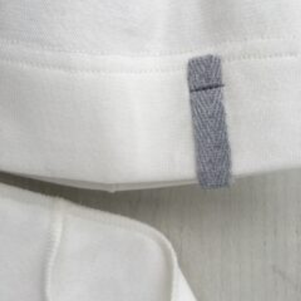 Комплект для новорожденного мальчика (комбинезон и шапочка без завязок) с серой короной