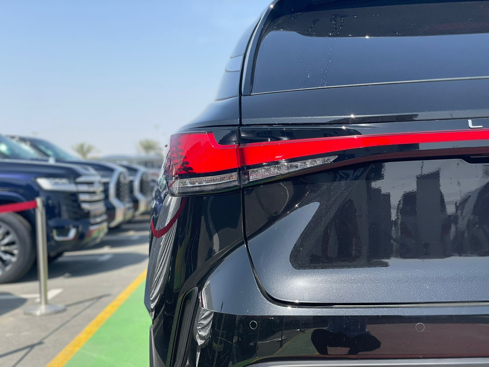 Lexus RX 350 2023 черный F-Sport