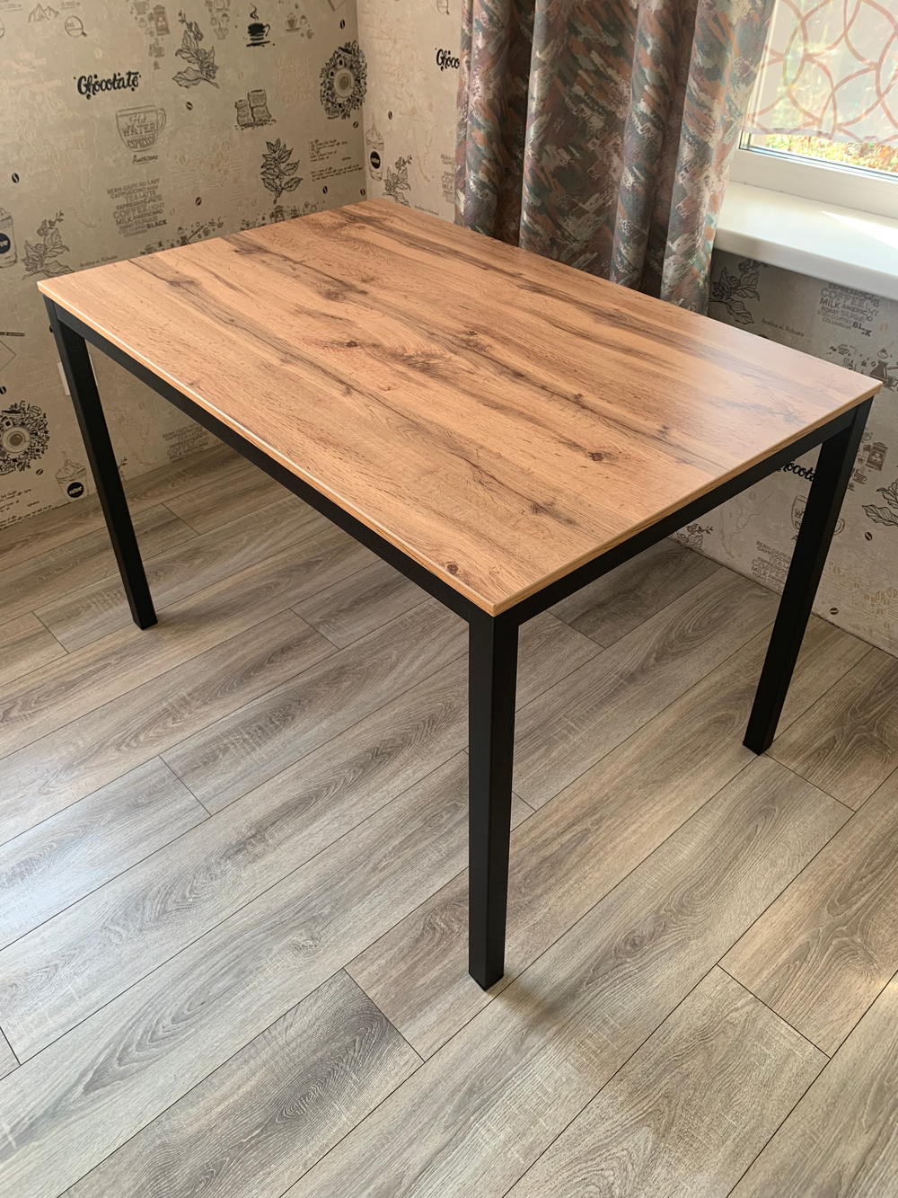 Стол кухонный