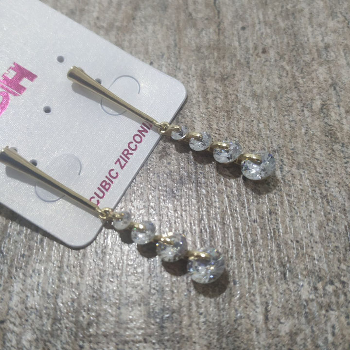 Серьги-гвоздики (палочки) Cubic Zirconia ряд 4 круга металл золотистый