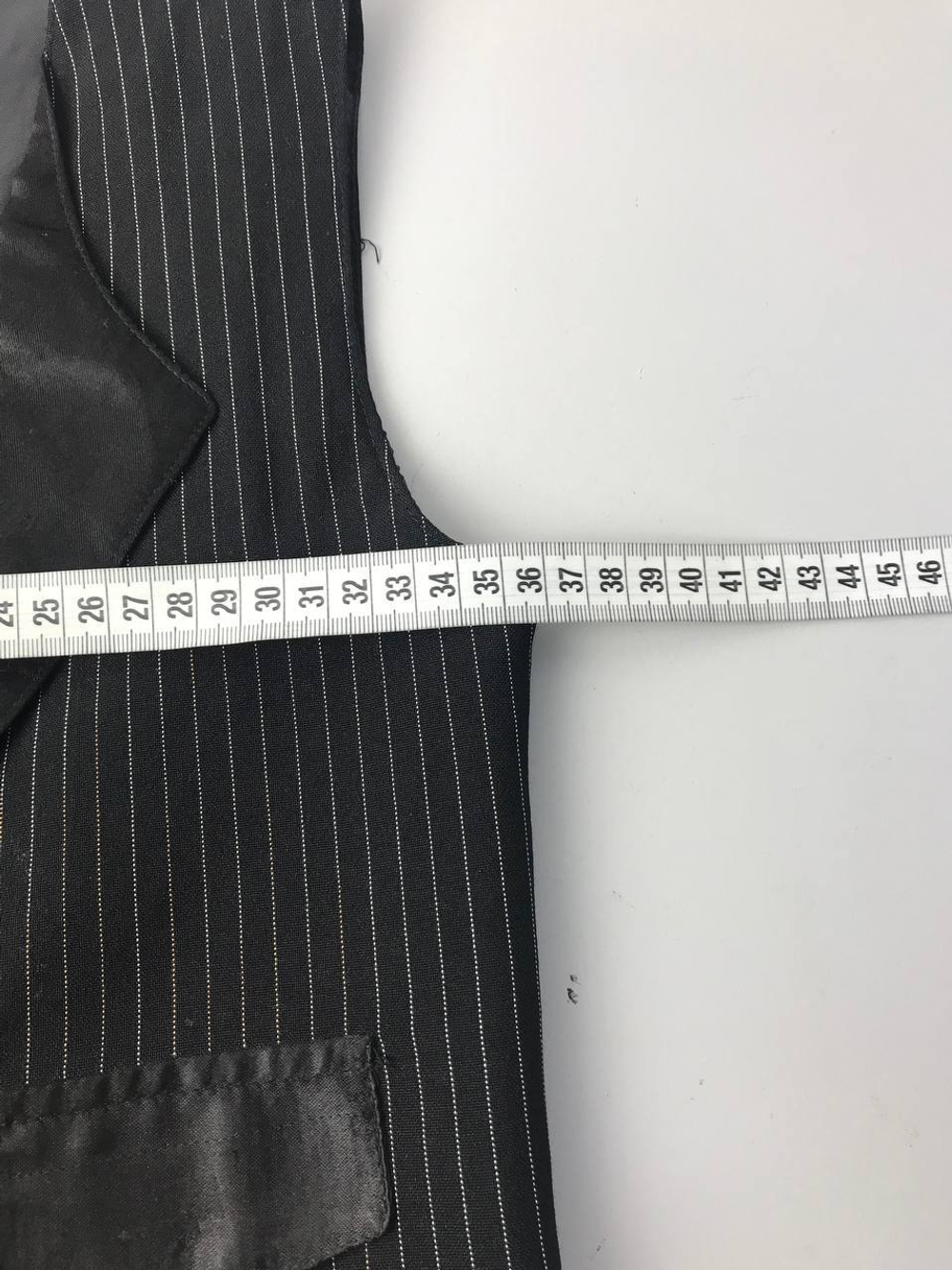 Жилетка официальная на 6-7 лет