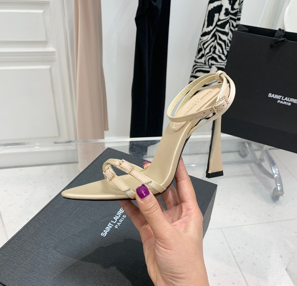Saint Laurent Pumps