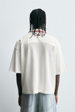 ZARA РЕТРО-ФУТБОЛЬНОЕ ПОЛО С ПРИНТОМ, ЭКРЮ