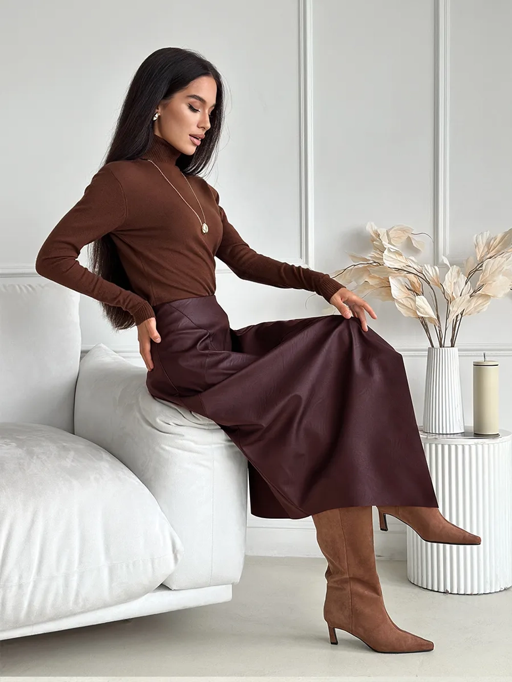 Юбка кожаная трапеция миди