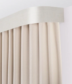 Пластиковый карниз с тиснением Legrand 2-х рядный Монолит 1600 мм