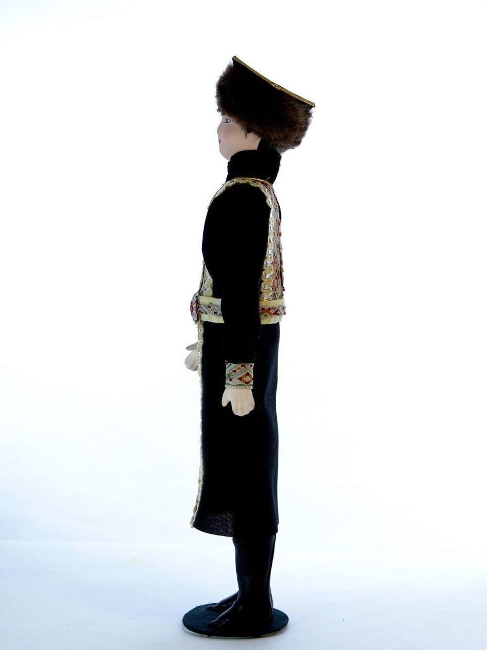 Кукла коллекционная в Калмыцком мужском костюме