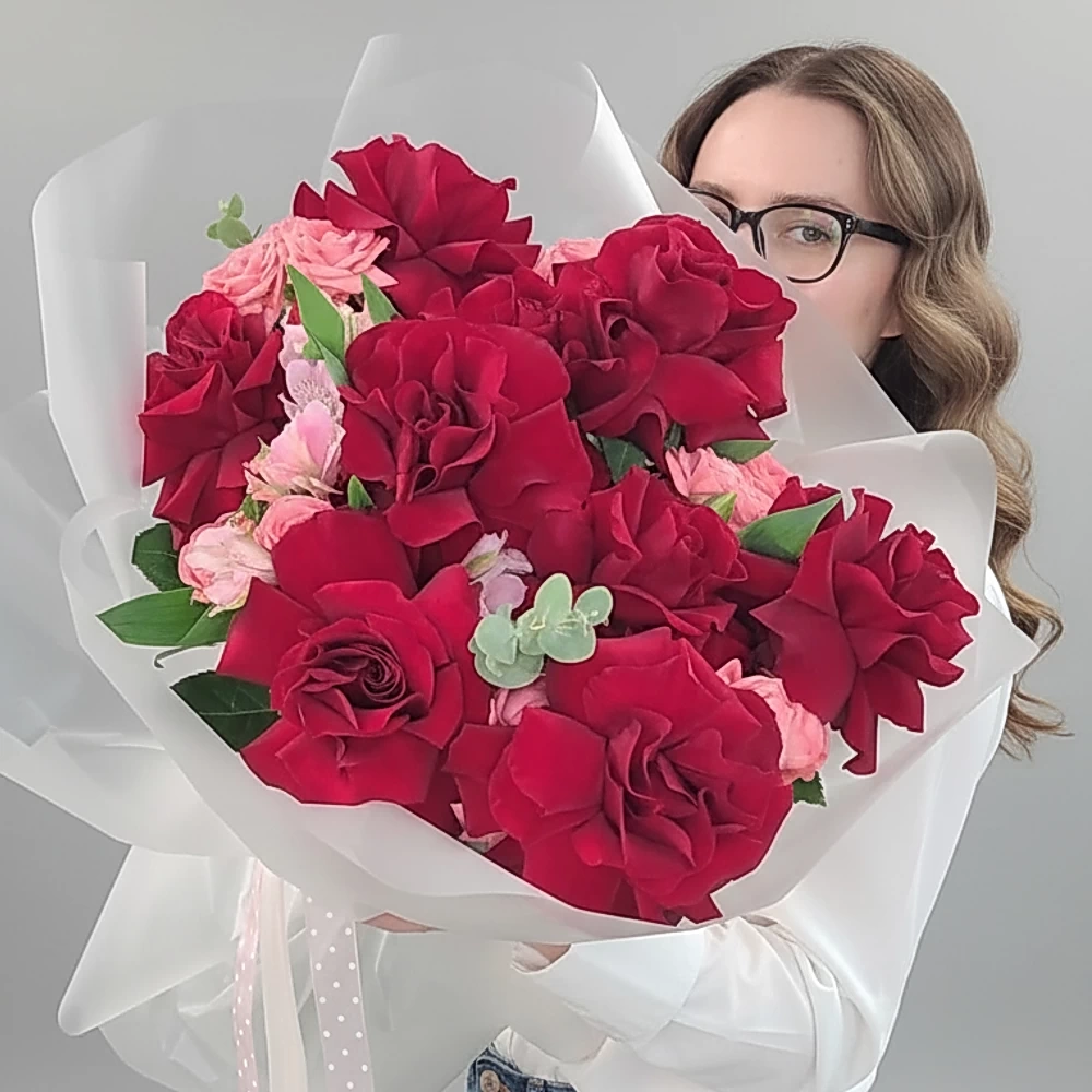 Букет "Амур" из 9 королевских бородовых роз.