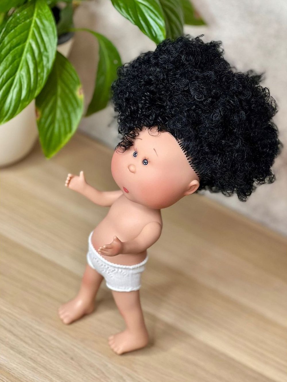 Кукла Nines виниловая 30см MIA без одежды (3000W18A2)