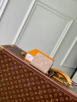Louis Vuitton Zippy Coin Purse