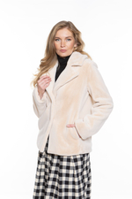 ПЛЮШЕВАЯ КУРТКА