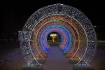 Световой тоннель из цветных арок