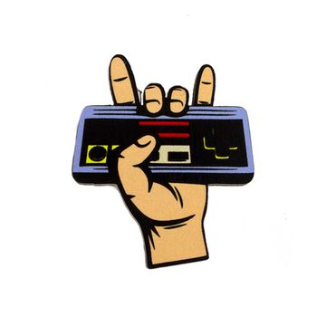 Деревянный значок. Геймбой