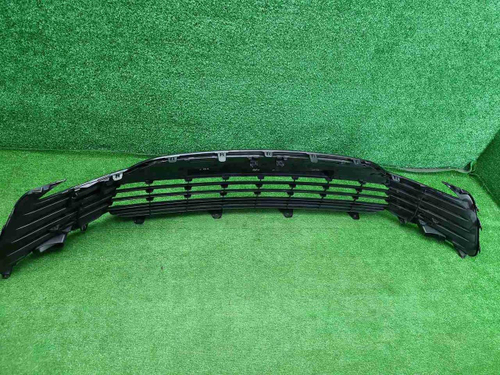 Решетка переднего бампера Toyota Camry XV70 20-24