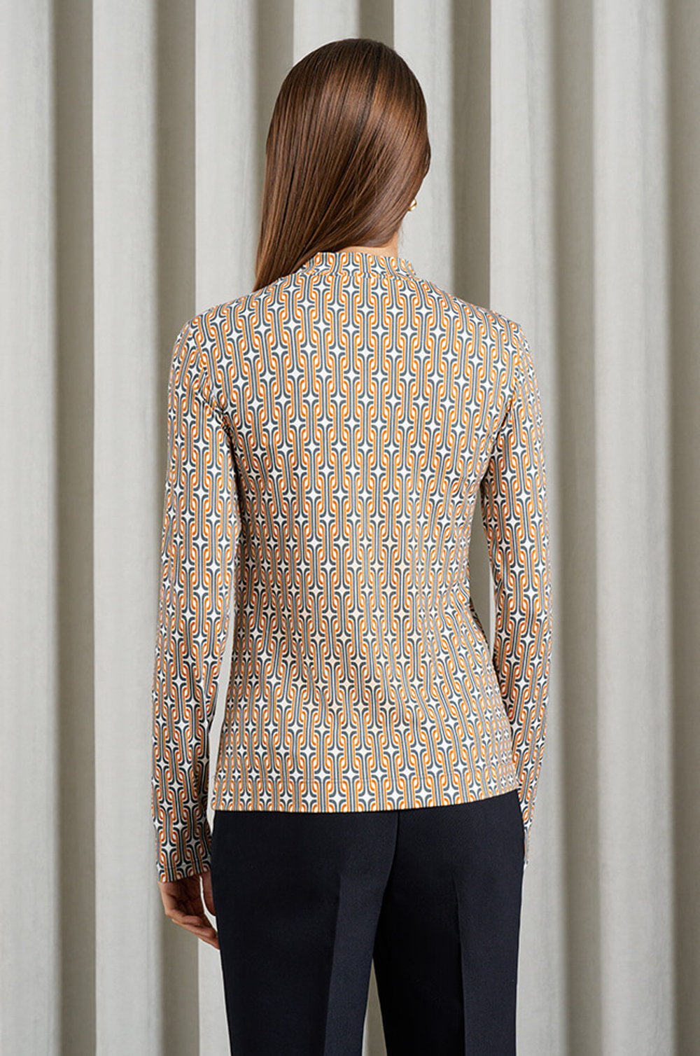 22910 Джемпер женский (серо-оранжевый принт)