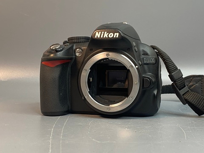 Nikon D3100 Kit 18-55mm 12.234 Кадров