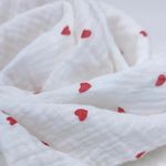 Муслин двухслойный "Мелкие сердца на молочном"