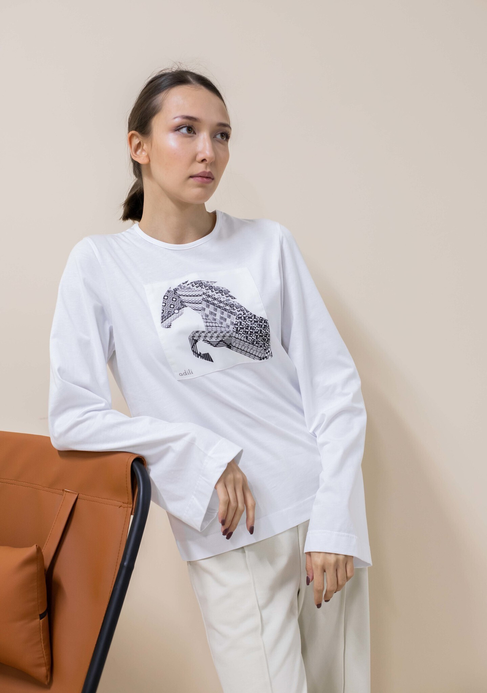 Лонгслив белый с нашивкой, M, (принт 90-03) Adili