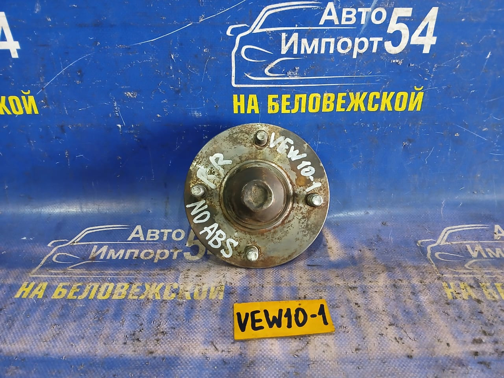 Ступица задняя правая NISSAN AVENIR 1997