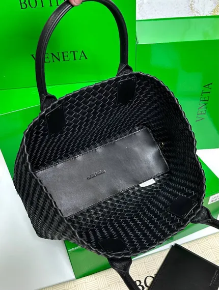 Cabat сумка-тоут Bottega Venetta Intrecci, чёрная