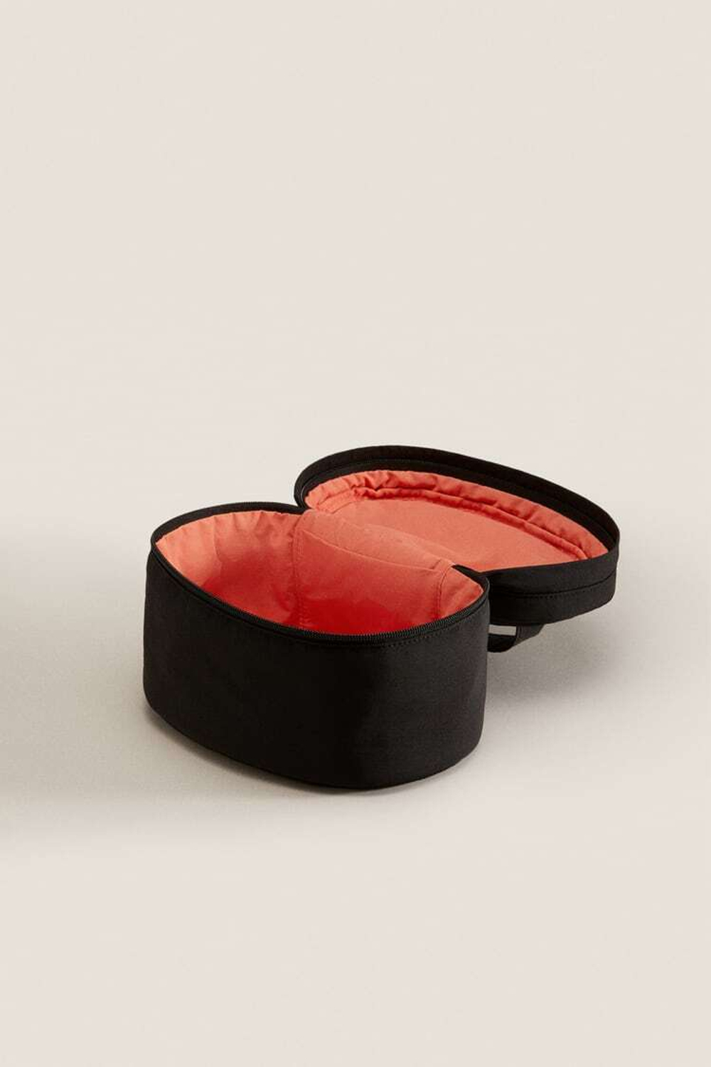 ZARA HOME ОВАЛЬНАЯ СУМКА ДЛЯ ТУАЛЕТНЫХ ПРИНАДЛЕЖНОСТЕЙ, ЧЕРНЫЙ