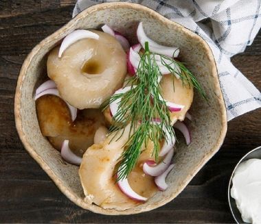 Грузди со сметаной