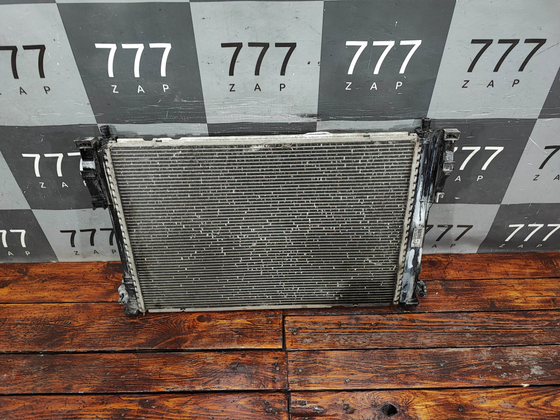 Радиатор двигателя Mercedes E (W212) C (W204) Б/У Оригинал A0995002703