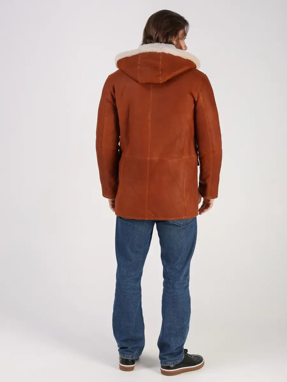 Дубленка зимняя натуральная с капюшоном