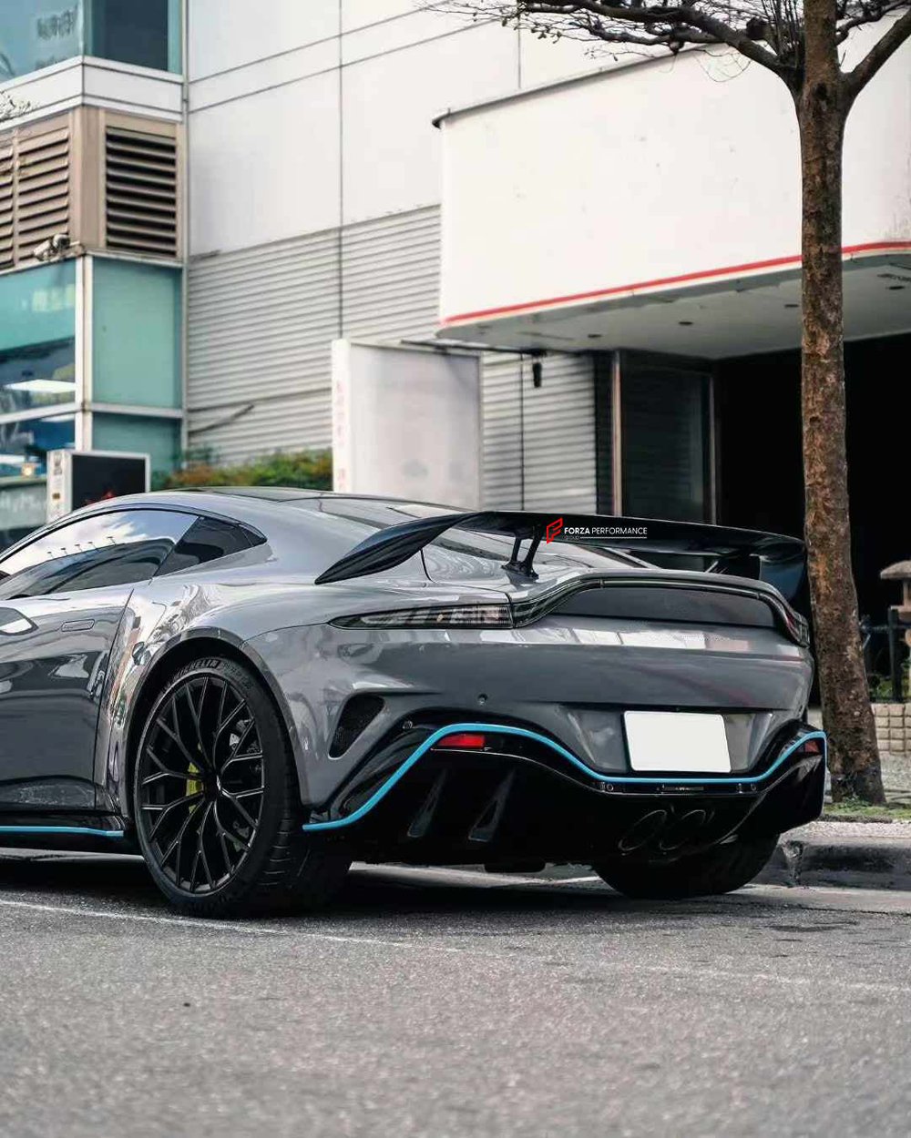Карбоновый спойлер для ASTON MARTIN VANTAGE V12 2022 - 2024 Астон Мартин