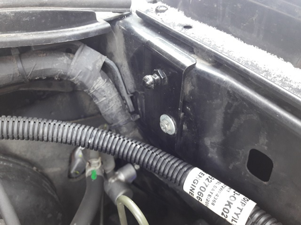 Упор (амортизатор) капота для Toyota HiLux 7 (2004-2015) Autoinnovation.15-02
